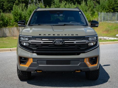 Used 2025 Ford Expedition Tremor AWD/4WD image 8