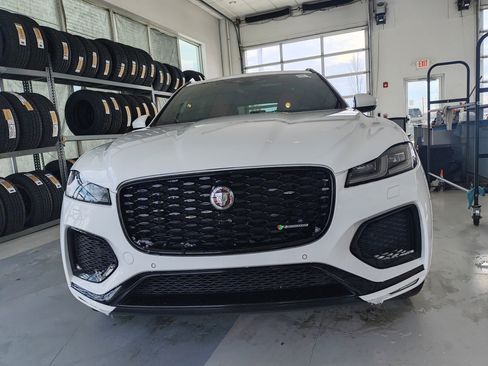 Used 2023 Jaguar F-PACE R-Dynamic S image 30