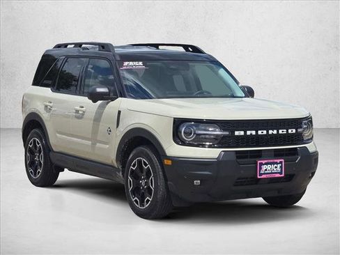 Used 2025 Ford Bronco Sport Outer Banks w/ Outer Banks Tech Package+ AWD/4WD image 3
