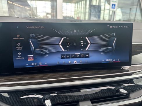 Used 2024 BMW X5 xDrive50e w/ Premium Package image 19