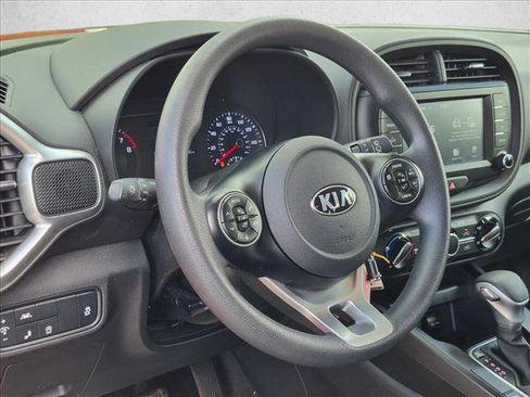 Used 2021 Kia Soul S FWD image 3