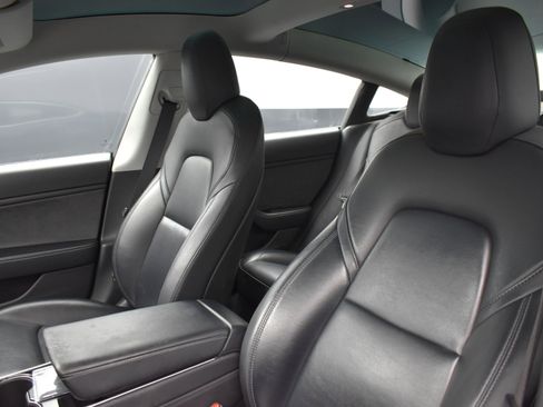 Used 2018 Tesla Model 3 Long Range image 11