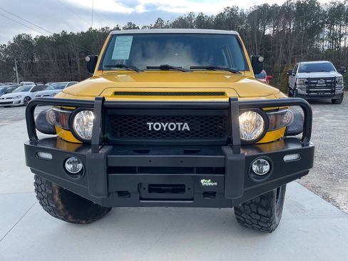 Used 2007 Toyota FJ Cruiser Base 4dr SUV 4WD (4L V6 6M) image 3