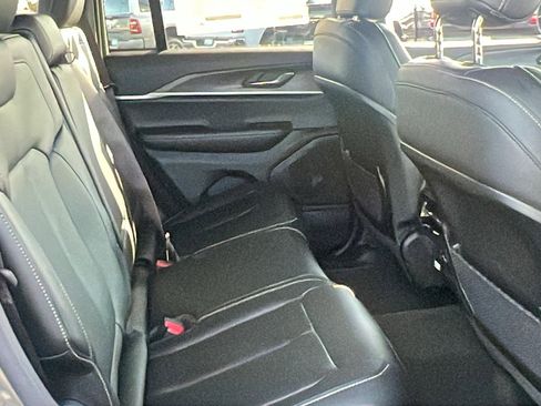 New 2025 Jeep Grand Cherokee Limited w/ Trailer Tow Package image 17