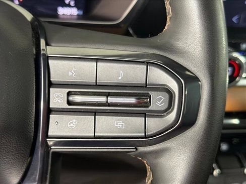 Used 2024 GMC Canyon AT4 w/ AT4 Premium Package AWD/4WD image 25
