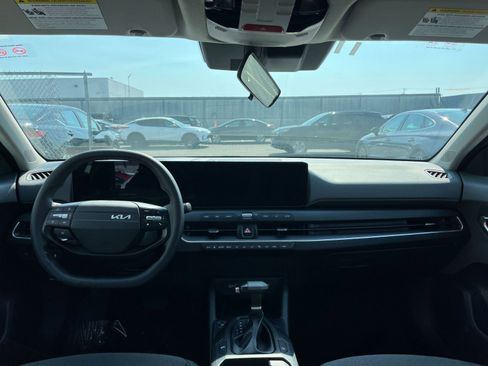 Used 2025 Kia K4 LXS image 33