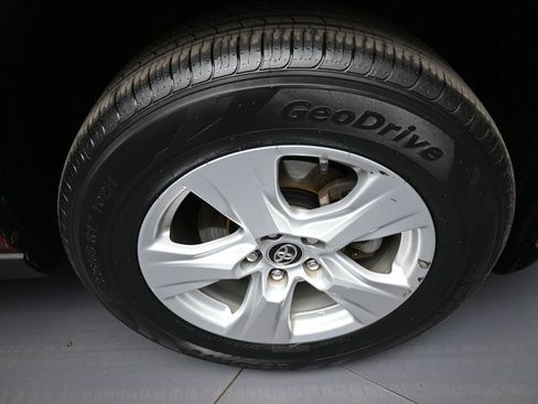 Certified 2019 Toyota RAV4 XLE w/ Convenience Package image 13