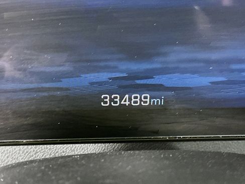 Used 2025 Chevrolet Traverse LT image 19