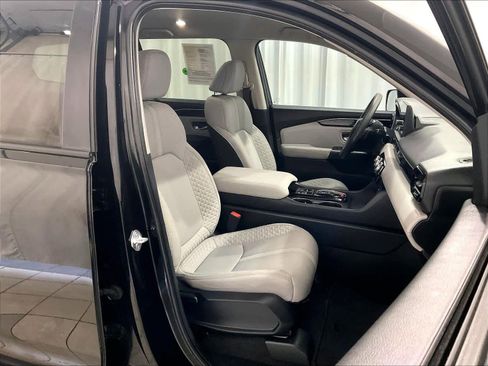 Used 2023 Honda Pilot LX image 11