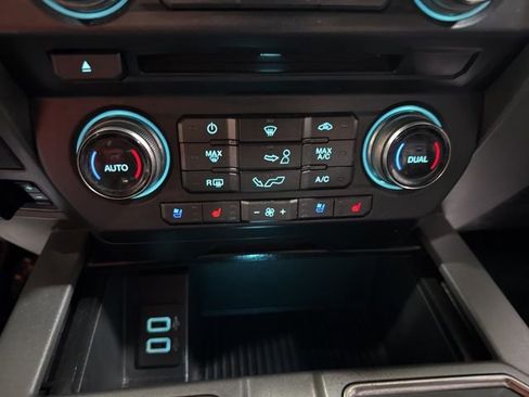 Used 2018 Ford F150 Raptor w/ Equipment Group 802A Luxury image 19