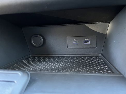 Certified 2025 Nissan Pathfinder S image 18