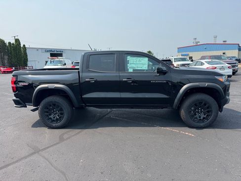 New 2026 Chevrolet Colorado Trail Boss AWD/4WD image 2