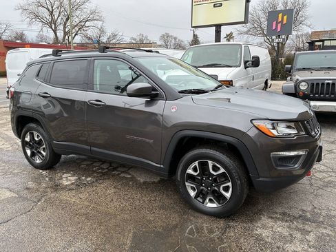 Used 2018 Jeep Compass Trailhawk AWD/4WD image 2