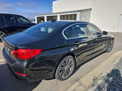 Used 2017 BMW 540i image 2