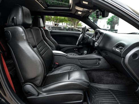 Used 2016 Dodge Challenger SRT Hellcat RWD image 29