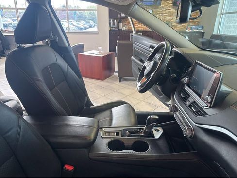 Used 2022 Nissan Altima 2.5 SR AWD/4WD image 28