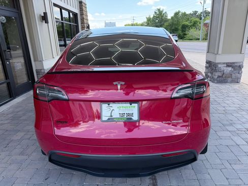 Used 2022 Tesla Model Y Long Range AWD/4WD image 33