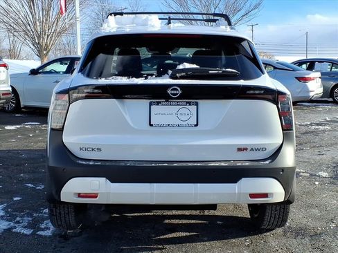 New 2026 Nissan Kicks SR w/ Cold Weather Package image 5
