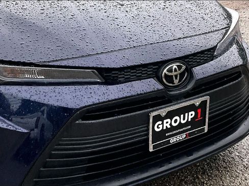 Used 2025 Toyota Corolla LE FWD image 29