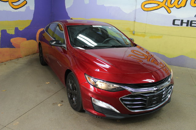 Used 2023 Chevrolet Malibu LT FWD image 2