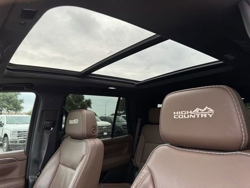 Used 2021 Chevrolet Tahoe High Country w/ Premium Package image 34