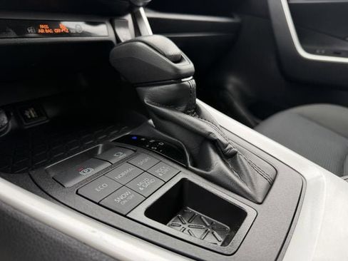 Used 2024 Toyota RAV4 LE image 19