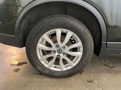 Used 2020 Nissan Rogue SV image 29