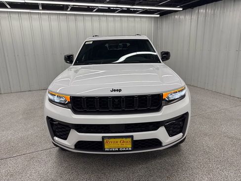New 2026 Jeep Grand Cherokee L Limited AWD/4WD image 2