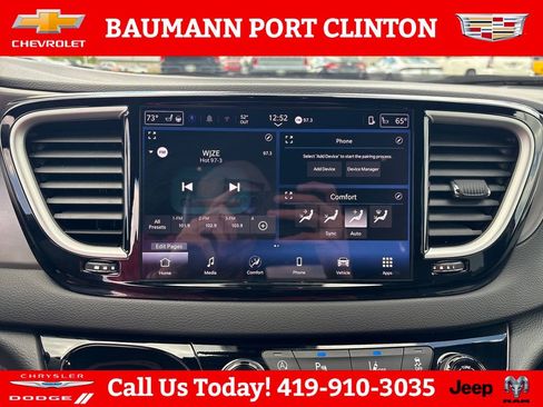 Used 2025 Chrysler Pacifica Select FWD image 20