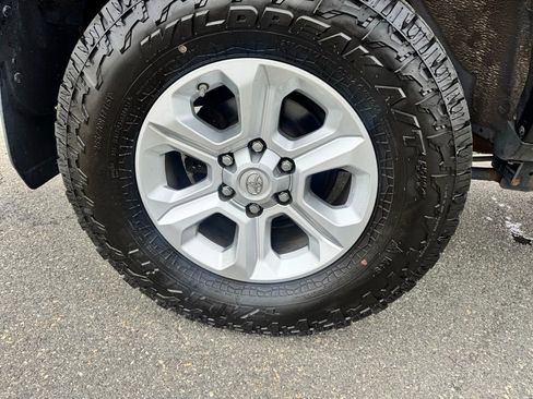 Used 2017 Toyota 4Runner SR5 Premium AWD/4WD image 25