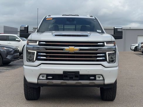 Used 2022 Chevrolet Silverado 2500 High Country w/ Safety Package II image 3