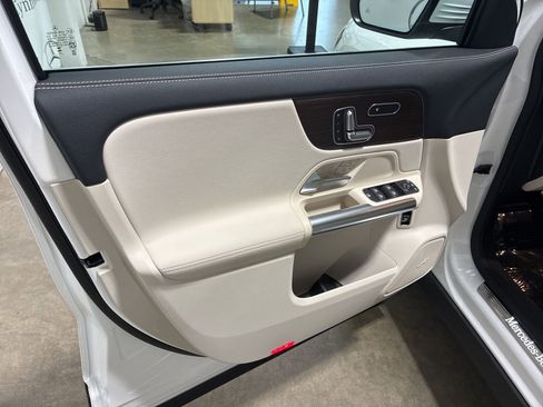 Used 2025 Mercedes-Benz GLA 250 4MATIC image 6