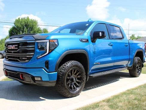 Used 2024 GMC Sierra 1500 AT4 w/ Technology Package AWD/4WD image 10