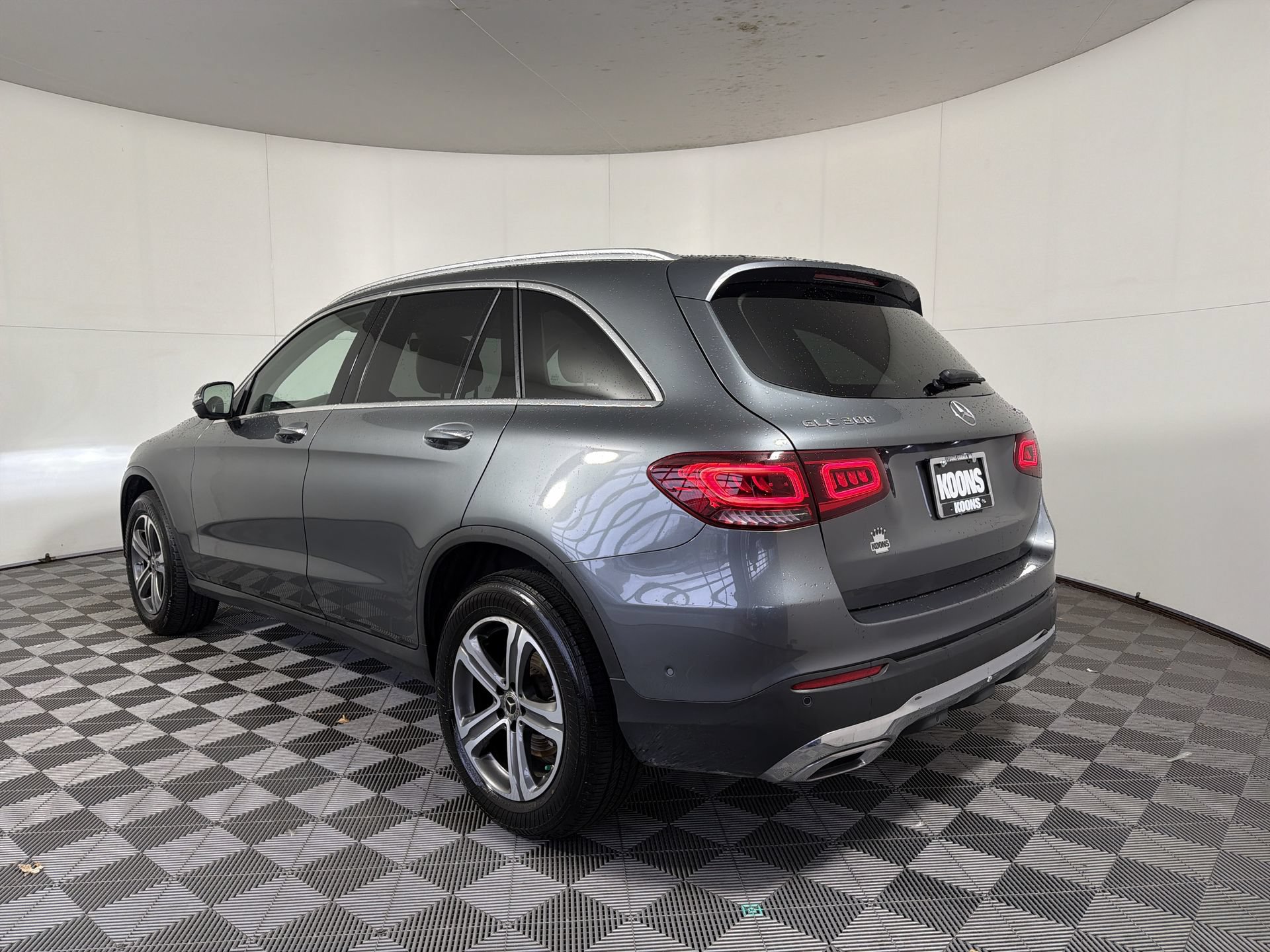 Used 2020 Mercedes-Benz GLC 300 4MATIC image 4