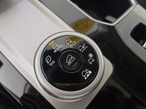 New 2026 Mitsubishi Outlander SEL image 30