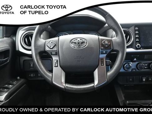 Used 2022 Toyota Tacoma TRD Sport AWD/4WD image 28