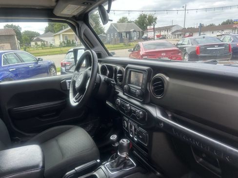 Used 2019 Jeep Wrangler Sport image 15