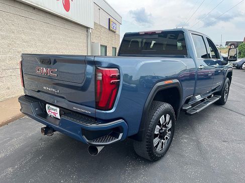 Used 2025 GMC Sierra 3500 Denali w/ Denali Reserve Package AWD/4WD image 8