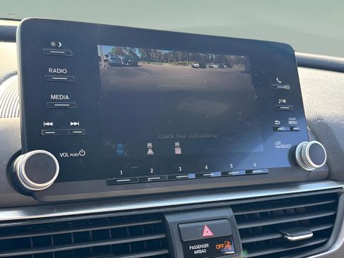 Used 2019 Honda Accord LX image 20