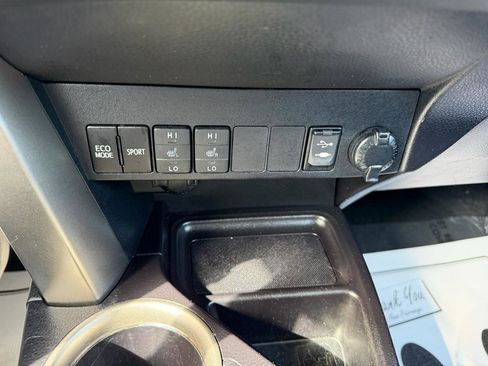 Used 2013 Toyota RAV4 Limited FWD image 41