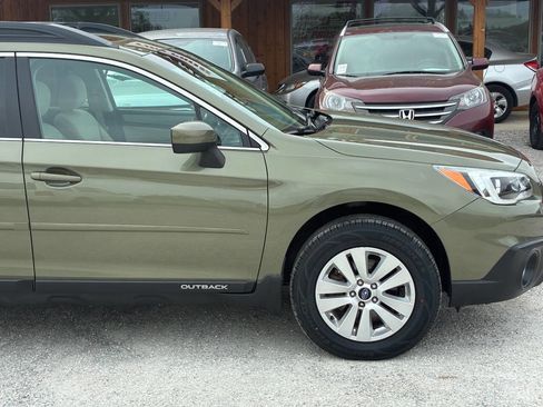 Used 2016 Subaru Outback 2.5i Premium image 14