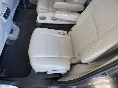 Used 2015 Toyota Highlander Limited image 45