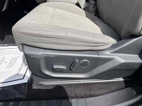 Used 2016 Ford F150 XLT w/ Equipment Group 302A Luxury AWD/4WD image 10