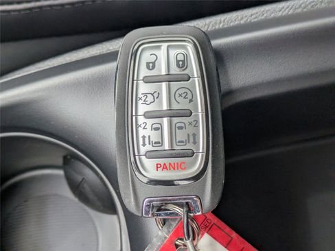 New 2026 Chrysler Pacifica Select image 30