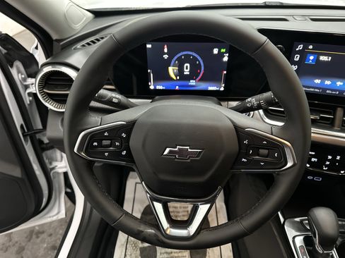 Used 2025 Chevrolet Trax ACTIV w/ Driver Confidence Package image 25