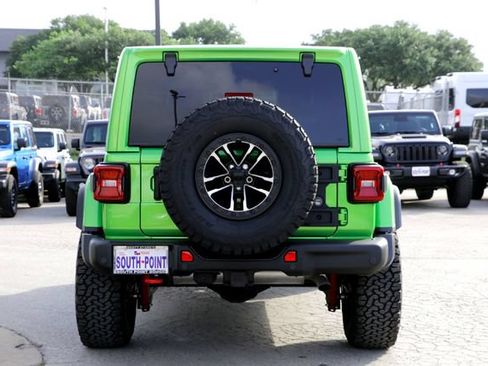 Used 2025 Jeep Wrangler Unlimited Rubicon AWD/4WD image 6