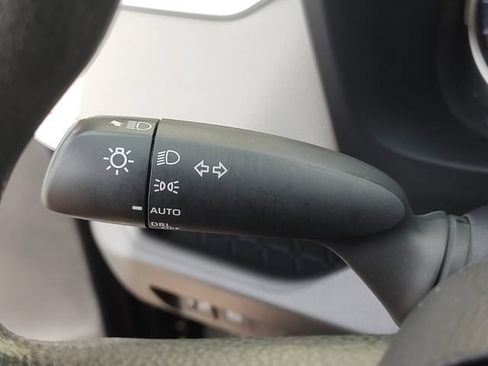 Used 2022 Toyota RAV4 XLE AWD/4WD image 21