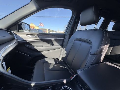 New 2026 Jeep Grand Cherokee Limited w/ Limited Altitude Package image 14