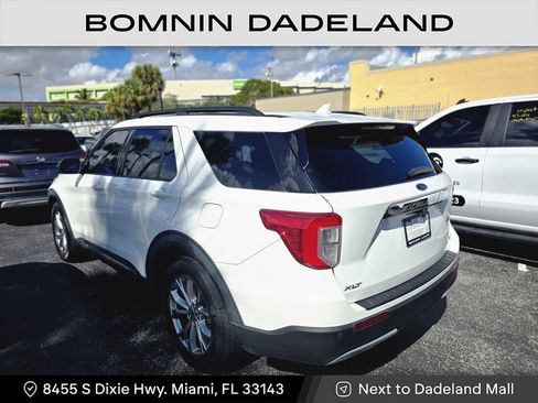 Used 2020 Ford Explorer XLT w/ Equipment Group 202A image 3