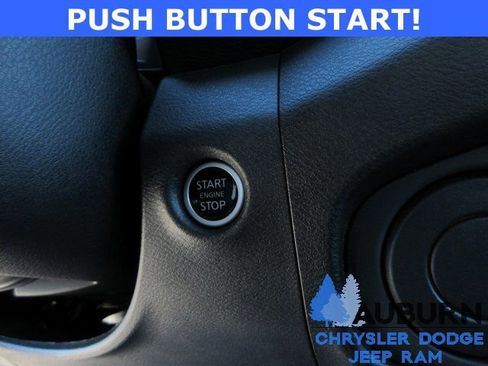 Used 2024 Nissan Frontier SV image 17